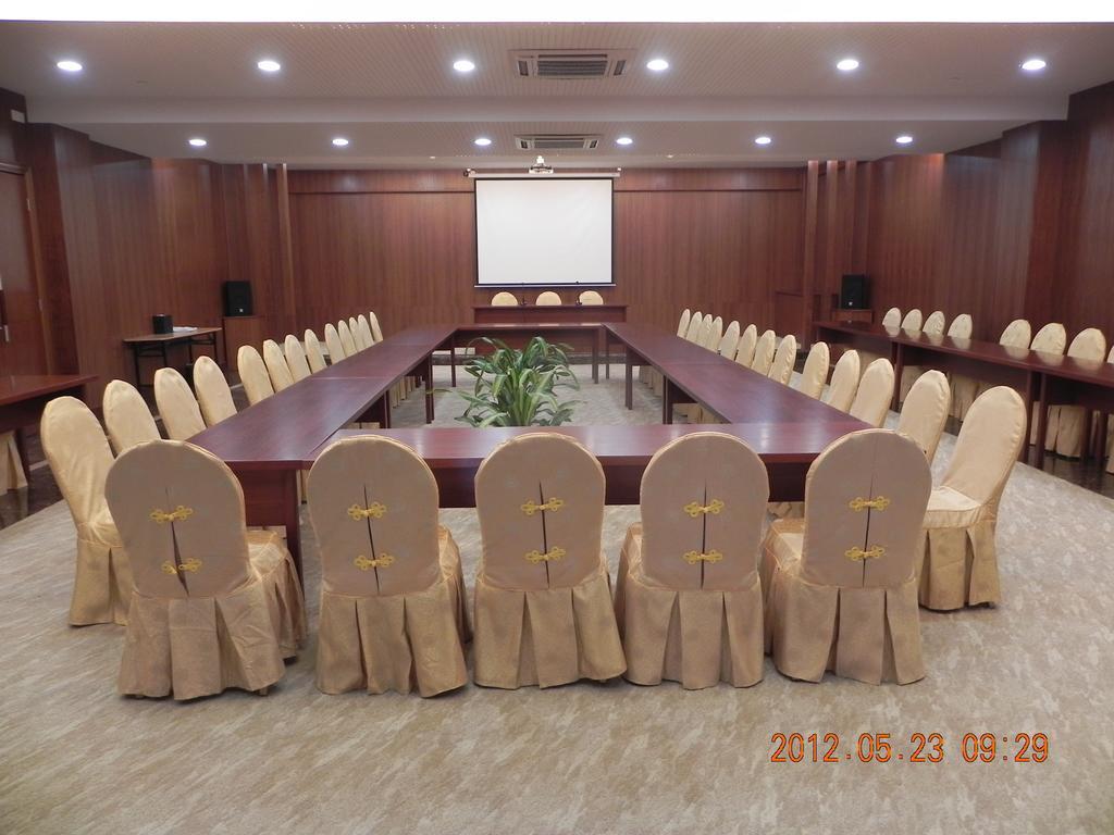 Phoenix Hill Hotel Dongguan - Golf Course Shop المظهر الخارجي الصورة